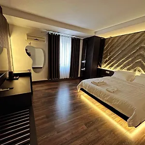 Gasthuis Tirana Central Rooms